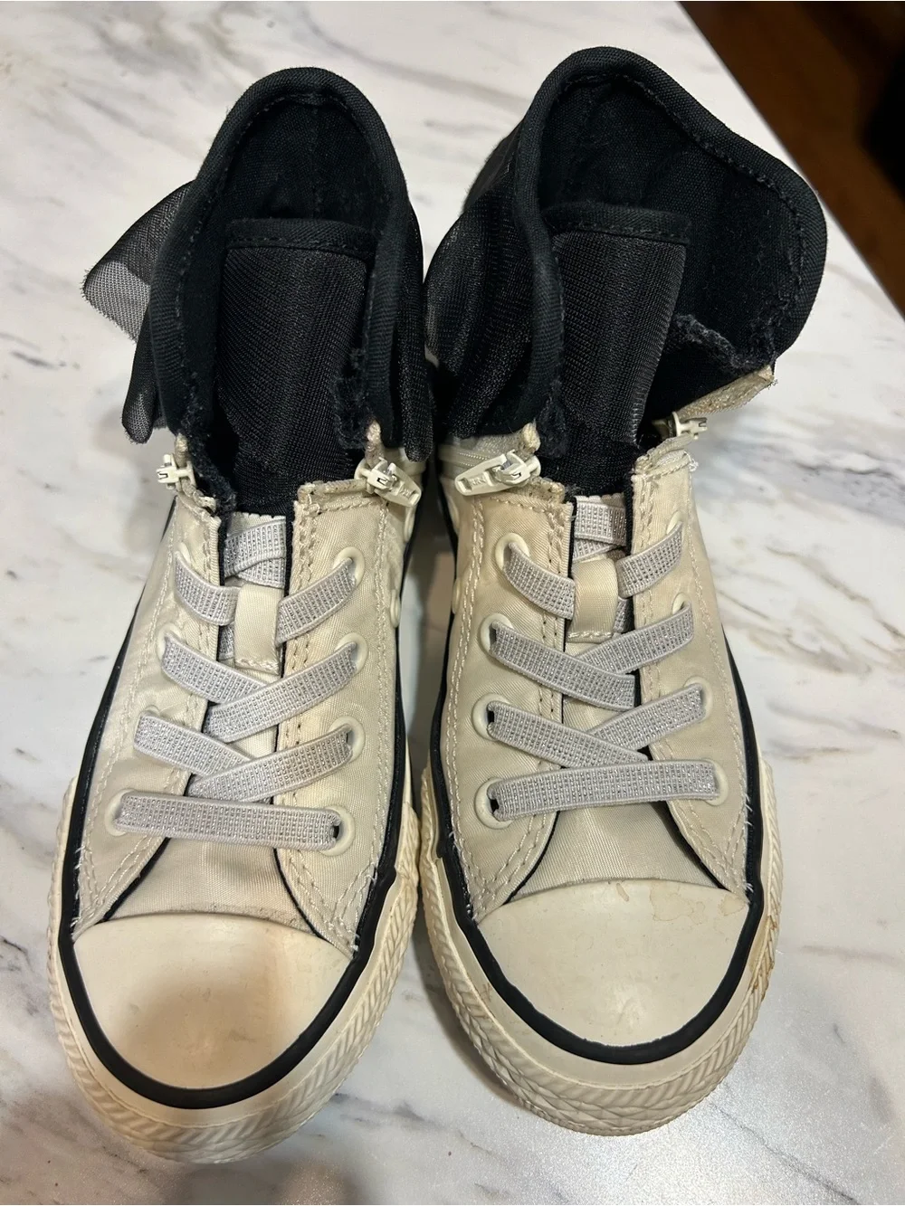 Converse Kids High-Top Sneakers in Beige and Black